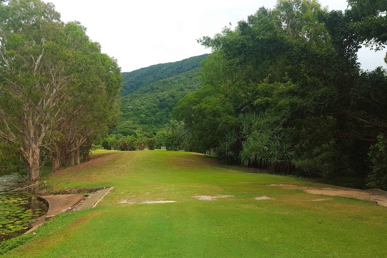 Original photo of hole 4 at Coral Coast